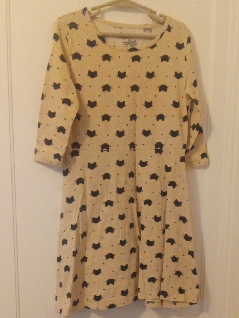 girl Med 7/8 beige dress with cat print